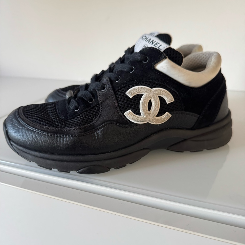 CHANEL Black and White CC Logo Athletic Sneakers SZ 39 - Picture 3 of 12